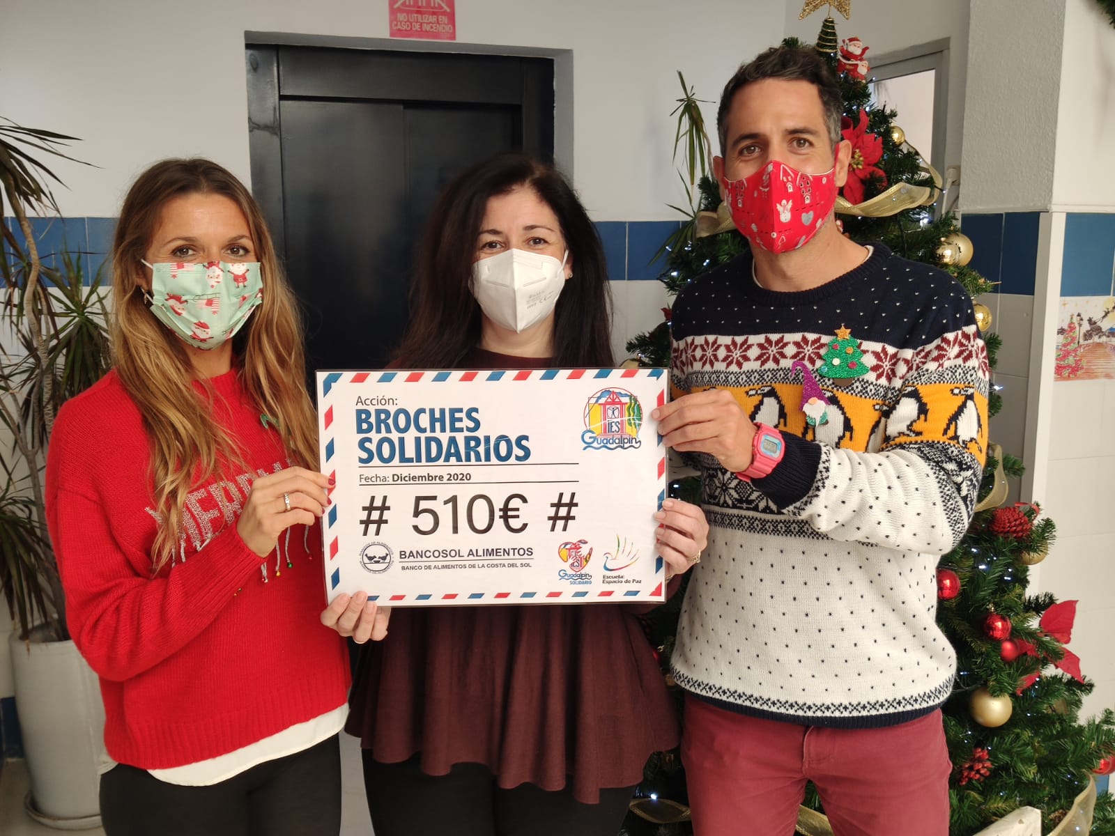 Entrega de un total de 510€ a Bancosol en la campaña Broches solidarios 2020